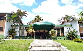Oyo Del Verde Hotel